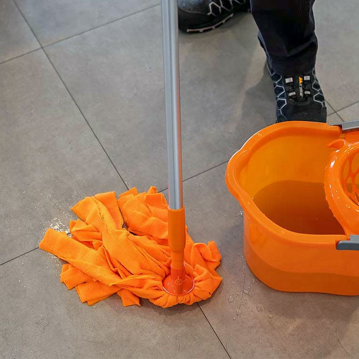 Vikan_microfibr-socket-mop_ORANGE