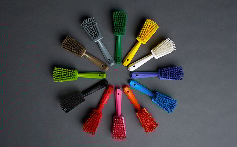 color-coded-brushes-in-a-circle